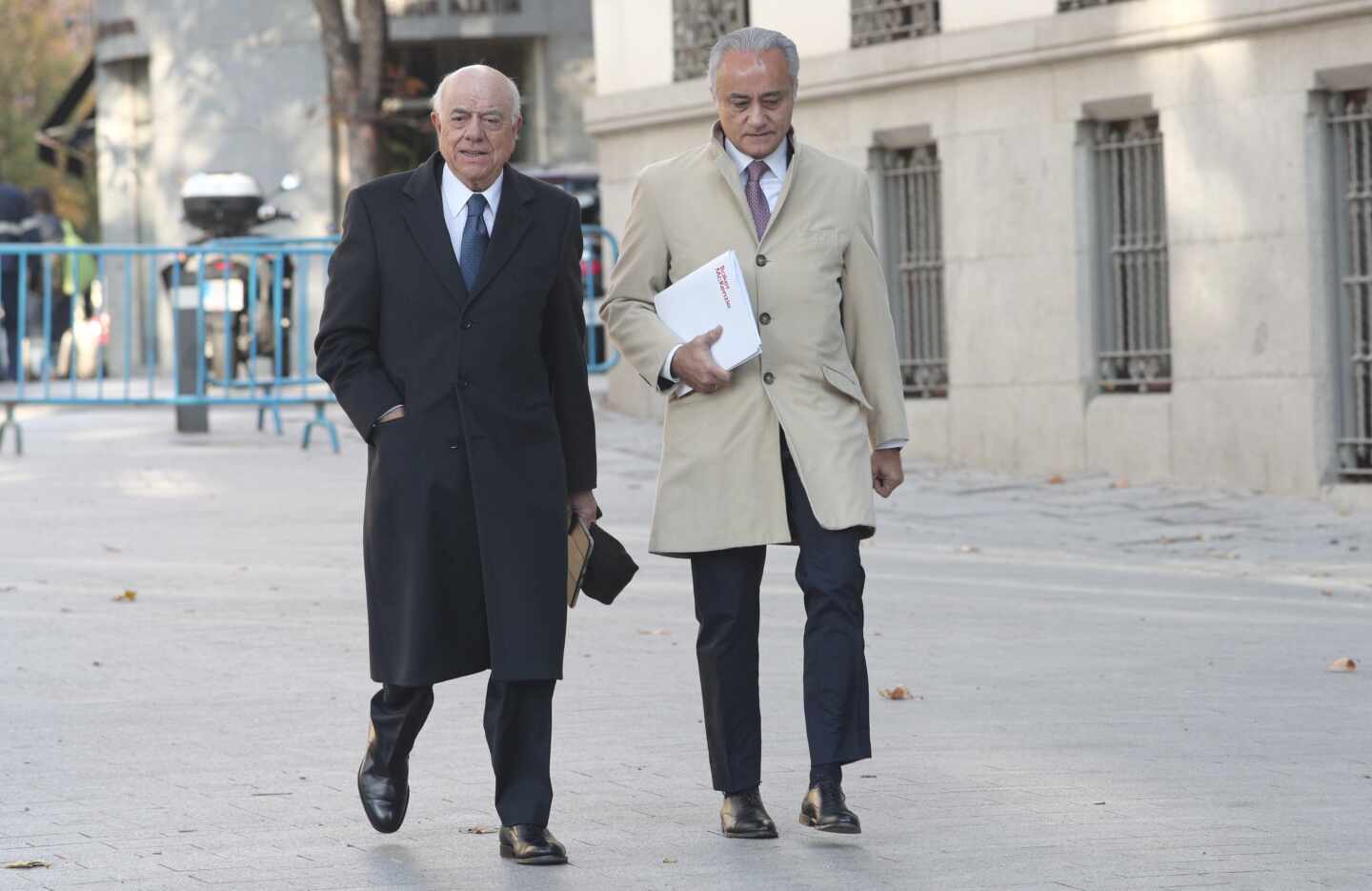 El ex presidente del BBVA Francisco González, dirigiéndose a la Audiencia Nacional para declarar.