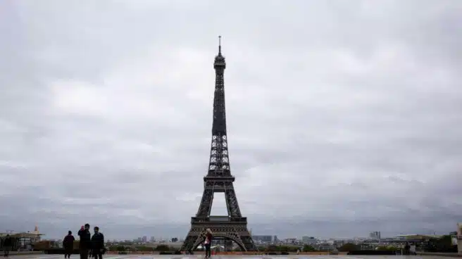 Francia adelanta el toque de queda a las 18h en todo el país