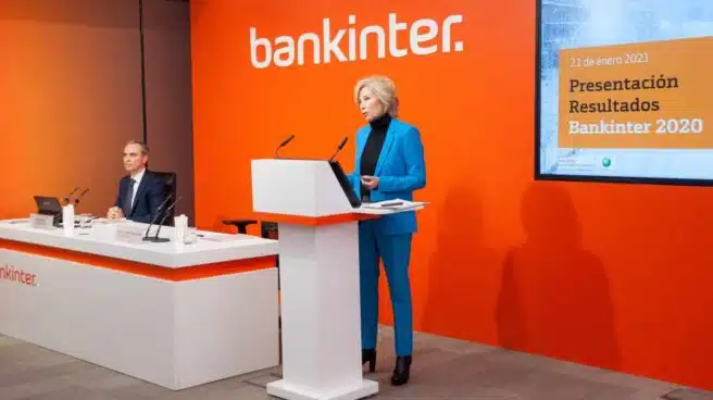 Dancausa (Bankinter): "Subir impuestos ahora ahoga más a las familias"