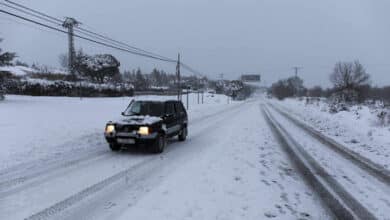 El frío, de hasta 16 grados bajo cero, pone en alerta a 12 comunidades