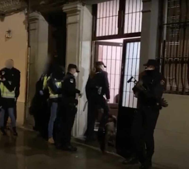 El juez envía a prisión a tres detenidos por yihadismo en Barcelona