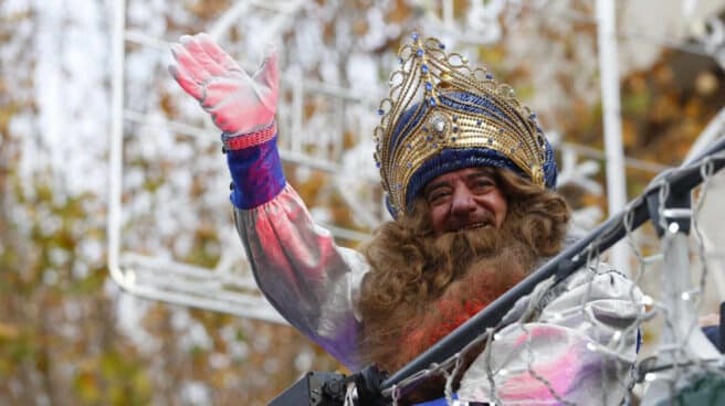 Salida de los Reyes Magos en Granada Sandalio, el Rey Mago más profesional del Corte Inglés que causa revuelo en Twitter
