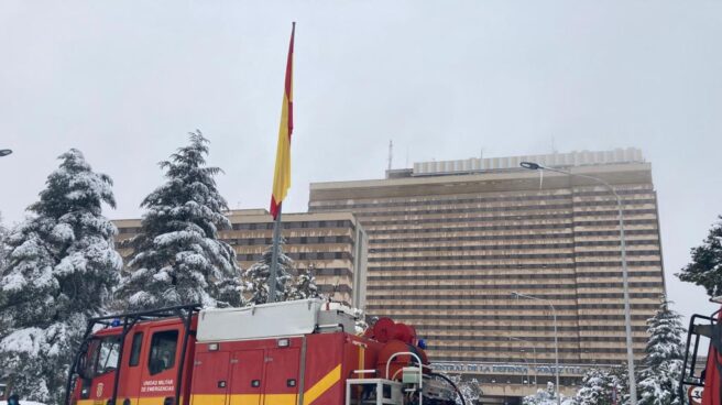 Efectivos de la UME en el Gómez Ulla de Madrid.