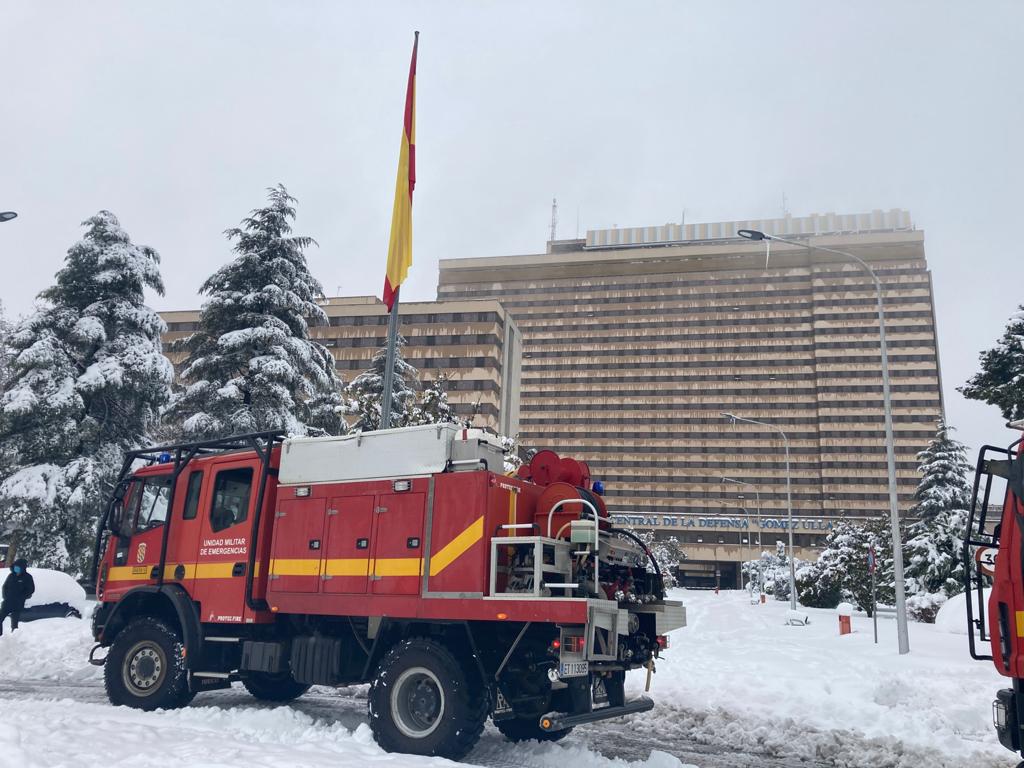 Efectivos de la UME en el Gómez Ulla de Madrid.