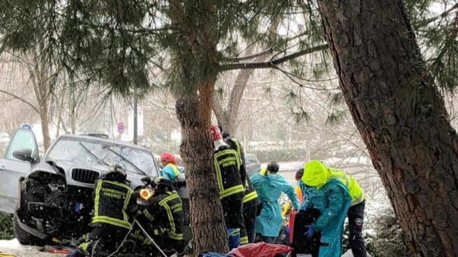 Un accidente por la nieve deja un herido grave con traumatismo craneoencefálico en Madrid