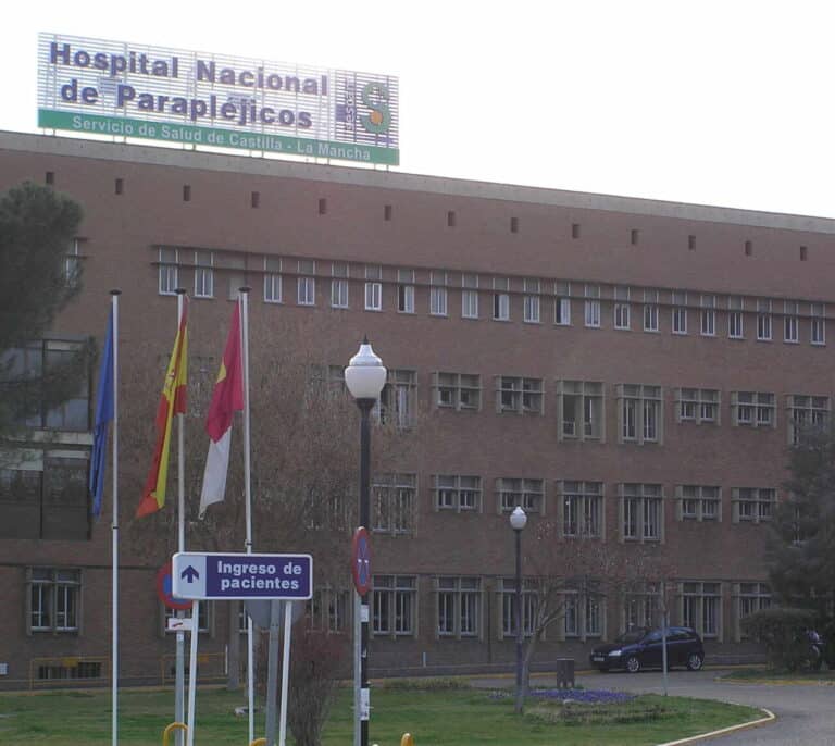 Un camarero camina 10 km para abrir la cafetería del Hospital de Parapléjicos cerrada por Filomena