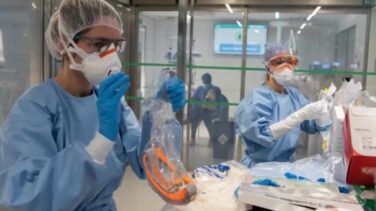 VÍDEO | El estremecedor vídeo de una doctora de la UCI: "El momento más estresante es la intubación"