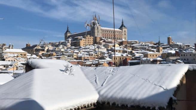 VÍDEO | La espectacular vista de pájaro del Alcázar de Toledo teñido de blanco tras Filomena