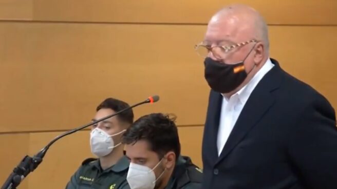 fiscalia-villarejo-riesgo-fuga El comisario Villarejo, en el juicio por la querella que le interpuso el ex director del CNI Félix Sanz Roldán.