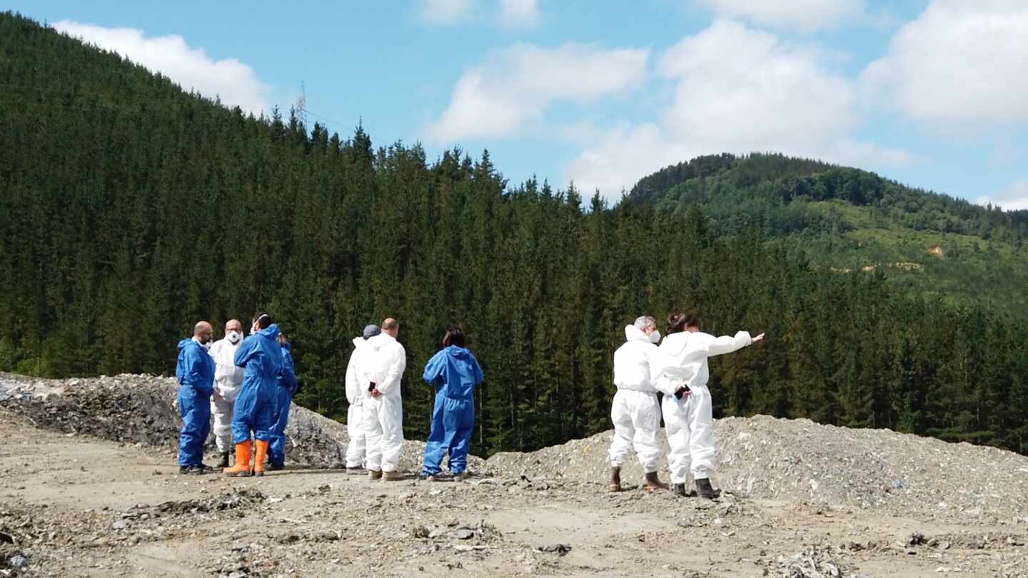 Joaquín, un año bajo toneladas de vertido y angustia en Zaldibar