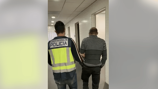 Detenido un hombre por cometer un abuso sexual y robar en tres establecimientos en Alicante