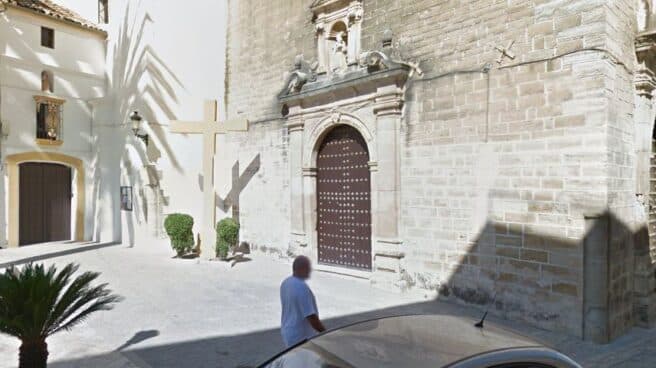 Cruz de la Iglesia de las Carmelitas Descalzas, en Aguilar de la Frontera (Córdoba).