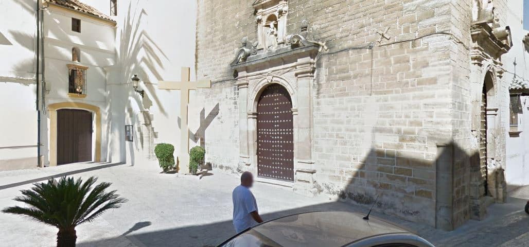 Cruz de la Iglesia de las Carmelitas Descalzas, en Aguilar de la Frontera (Córdoba).