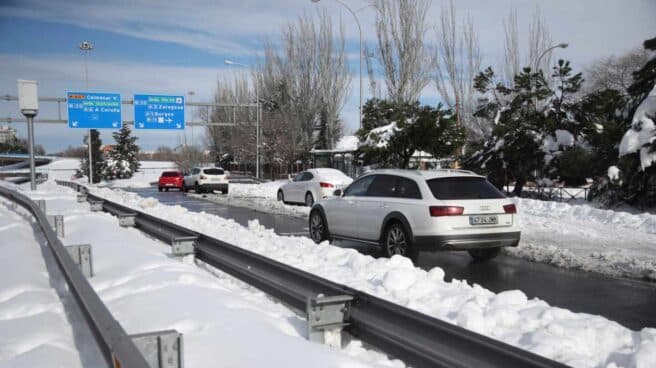 Nieve en la M-30 de Madrid.