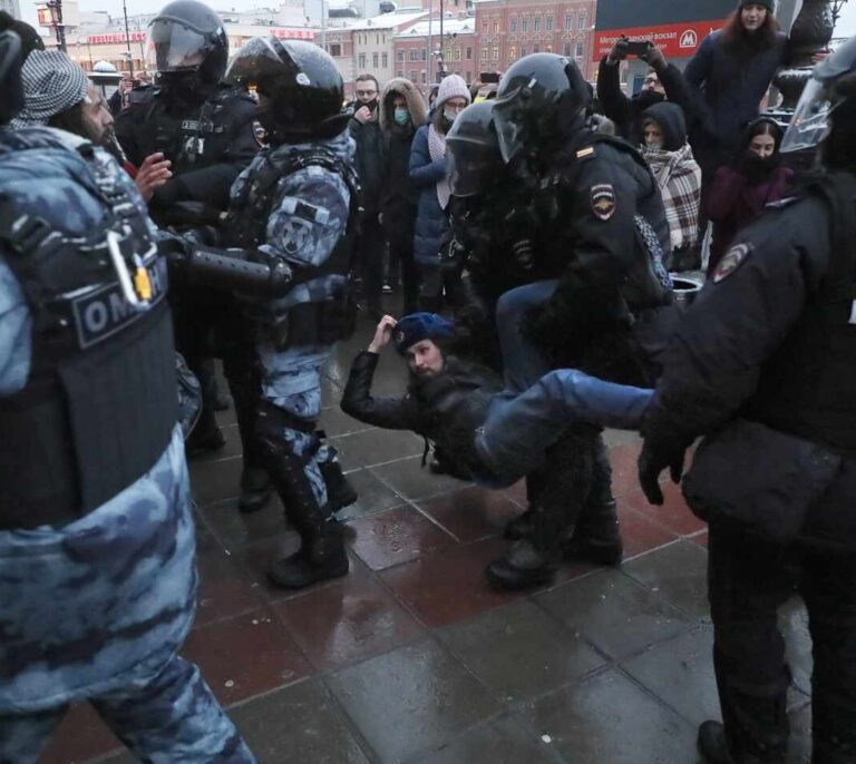 Más de 5.000 detenidos en las protestas para exigir la liberación del opositor ruso Alexei Navalni