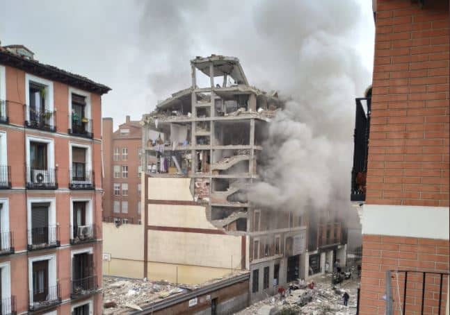 Al menos tres muertos y doce heridos tras la explosión de un edificio en Madrid