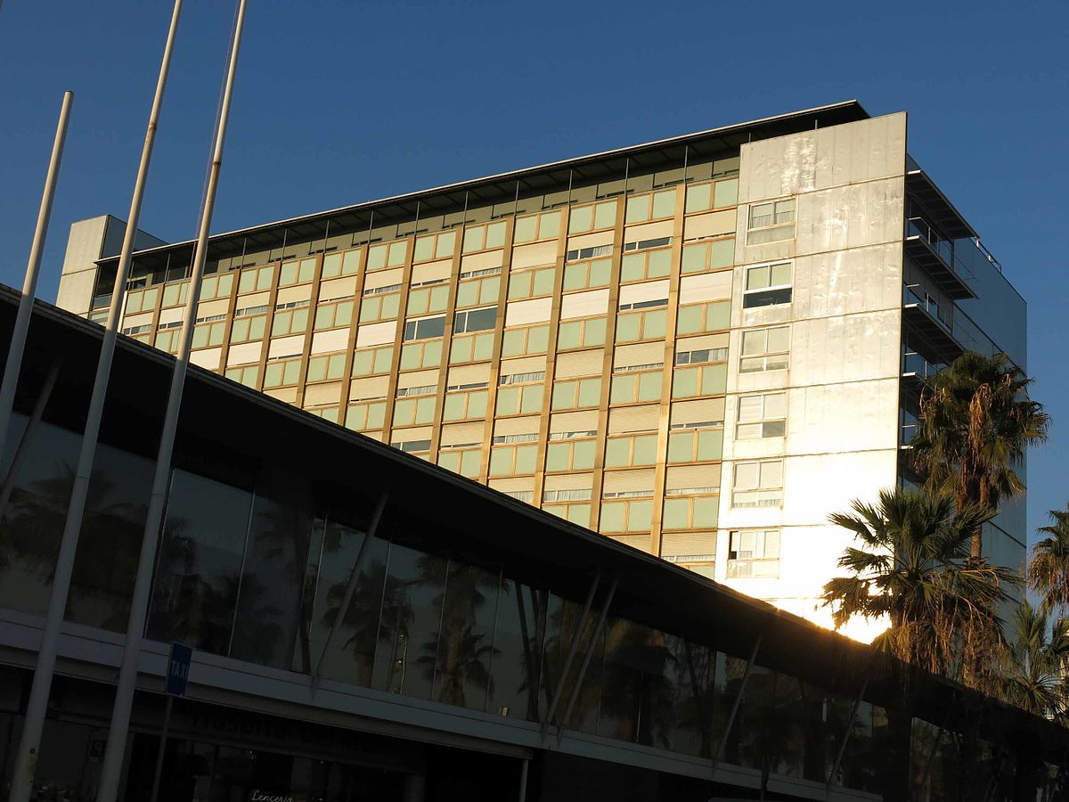 Fachada del Hospital del Mar, en Barcelona.