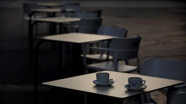 Hosteleros valencianos piden dejar de pagar el IRPF, el IVA y las cuotas de la Seguridad Social