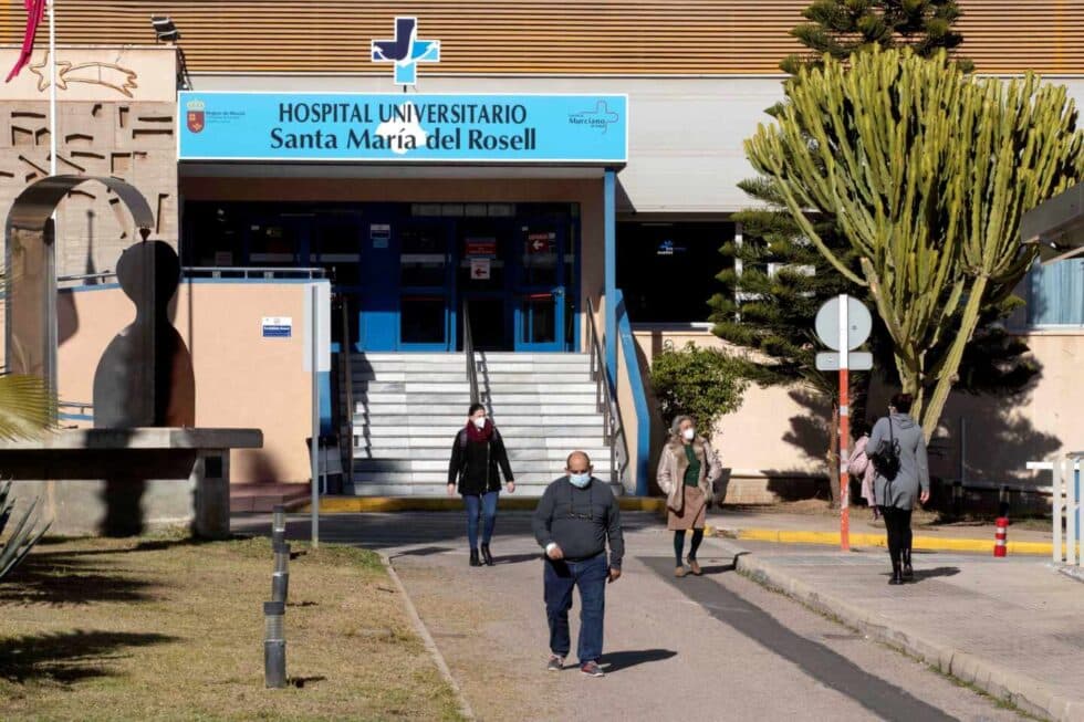 Fallece hombre con Covid-19 a la entrada de un hospital de Cartagena (Murcia)