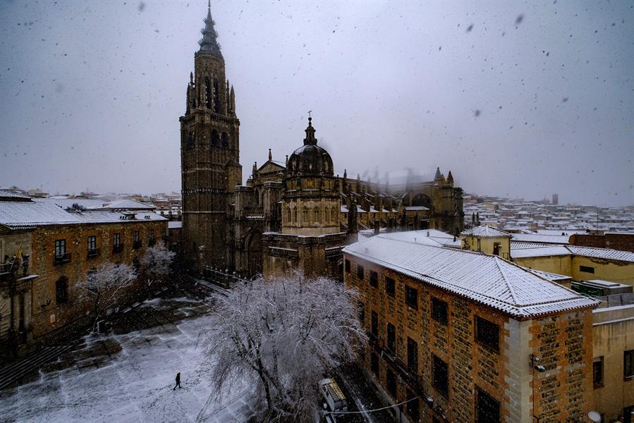 El deán de la Catedral de Toledo pide perdón y dimite por la polémica del vídeo de C. Tangana