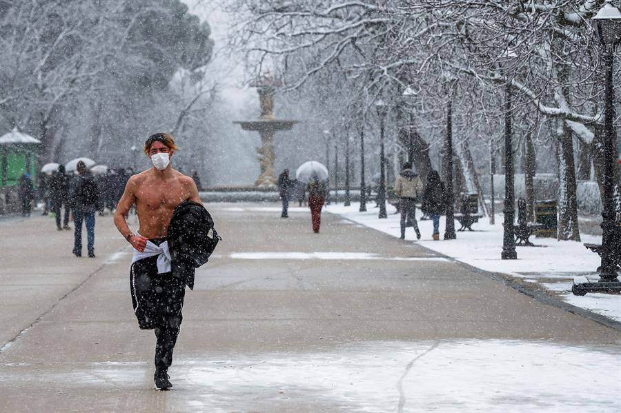 Madrid cubierta de nieve: las mejores fotos de 'Filomena' en la capital