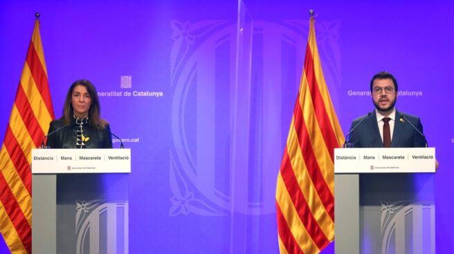 Pere Aragonès y Mertixell Budó, en el Palau de la Generalitat.