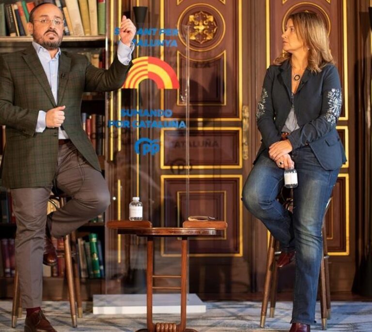 Valents intenta consolidar su marca mientras el PP se rehace en Cataluña