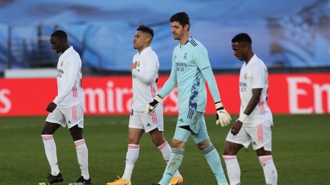 Ferland Mendy, Mariano Díaz, Thibaut Courtois y Vinicius Junior, tras la derrota del Real Madrid frente al Levante. Ferland Mendy, Mariano Díaz, Thibaut Courtois y Vinicius Junior, tras la derrota del Real Madrid frente al Levante.
