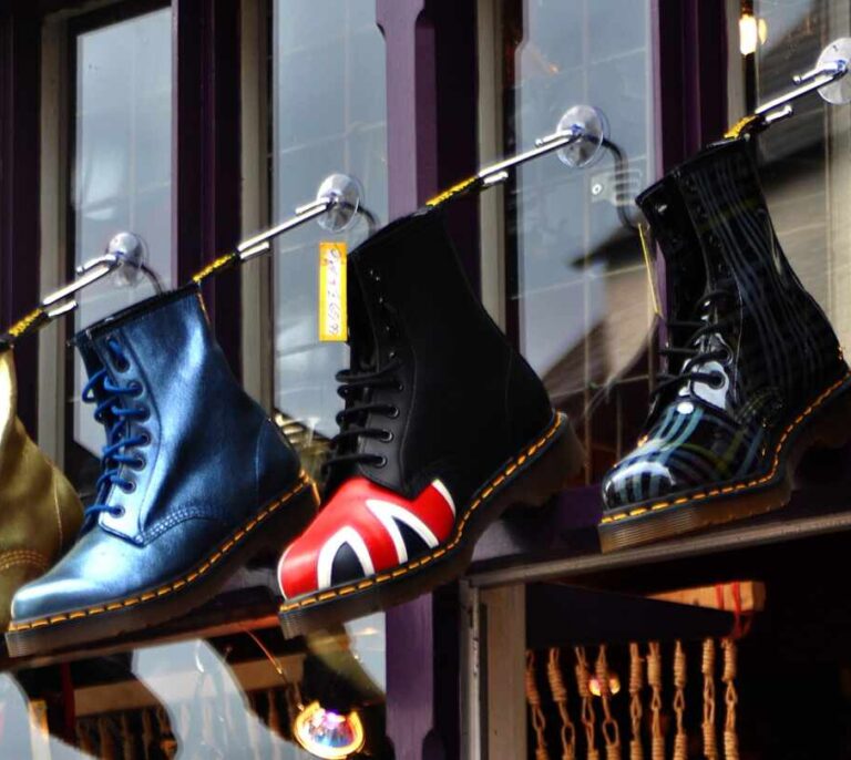 De bota antisistema a debut en bolsa: cómo las Dr. Martens pisaron el rango de lo común