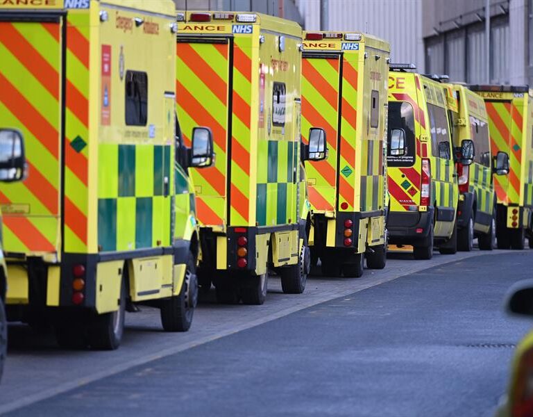 Escocia impone el confinamiento hasta febrero por el aumento de casos de la nueva cepa