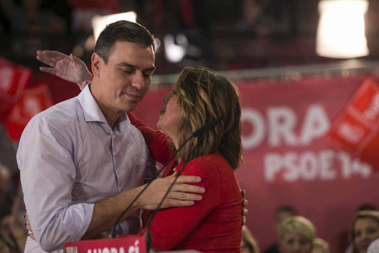 Pedro Sánchez y Susana Díaz, en un acto de campaña de las elecciones generales del 10-N celebrado en Sevilla.