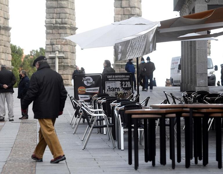 Cunde el desánimo entre los hosteleros de Segovia por las nuevas restricciones: "No salimos adelante"
