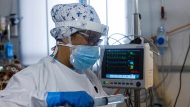 El virus continua al alza en Cataluña, con 1.884 contagios y 31 muertos más