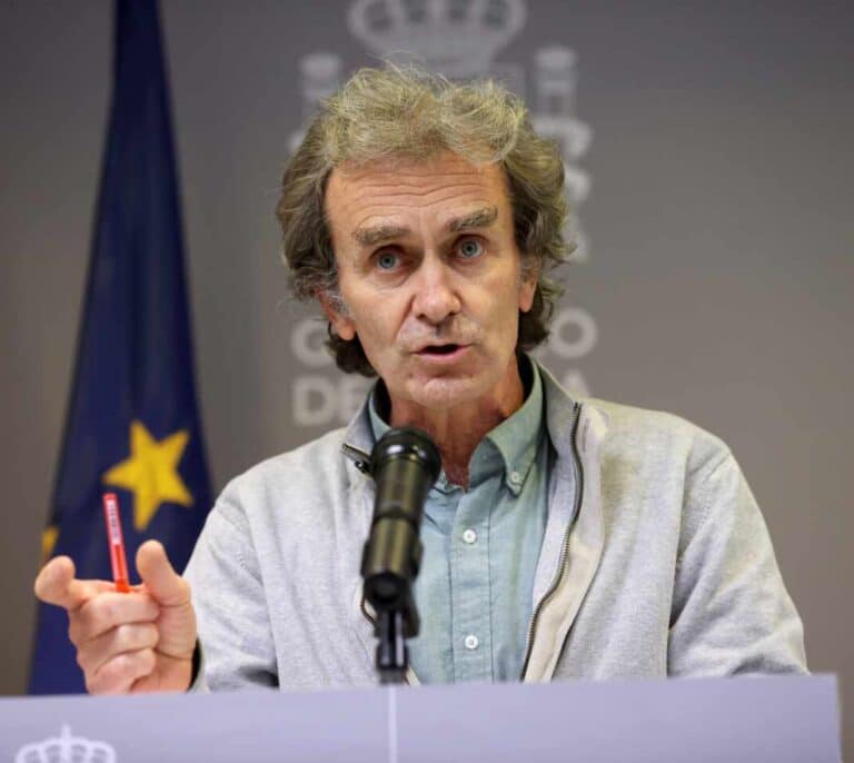 Simón cree que la vacuna ya está haciendo bajar la incidencia en las residencias