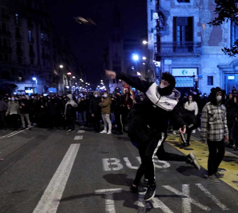 El Gobierno también cede con la comisaría de Vía Layetana y elimina las partidas para su reforma