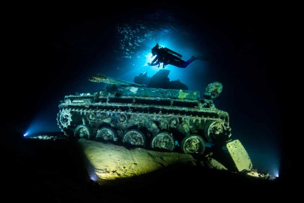 Fotografía submarina de submarinistas en Jordania, Aqaba, de Renee Capozzola