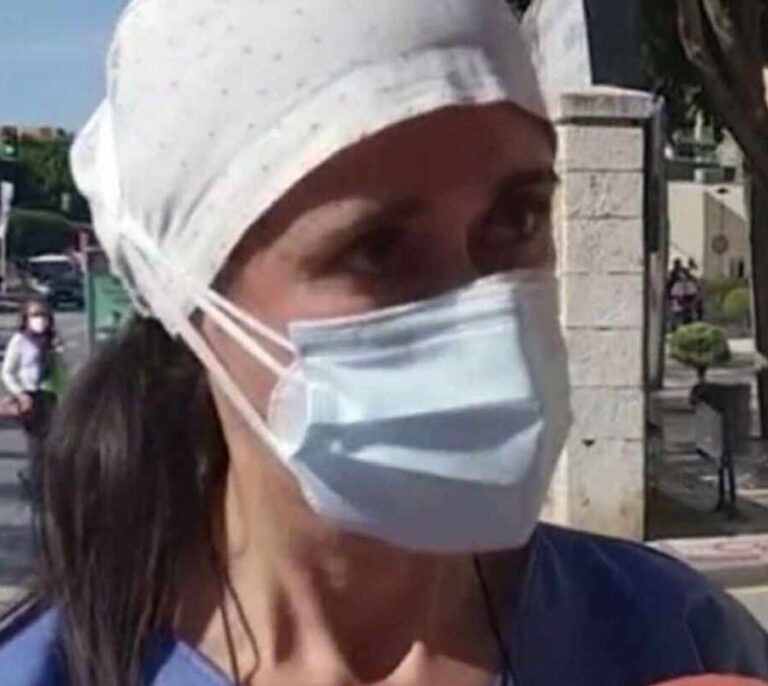 Las lágrimas de una enfermera malagueña: "Se elige quién vive"