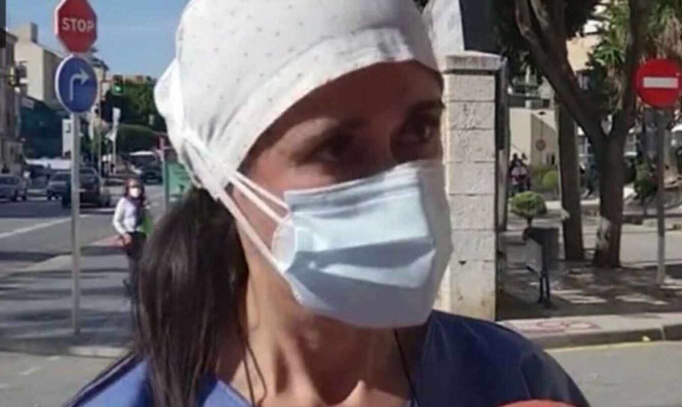 Raquel Romo, enfermera malagueña que ha viralizado su mensaje.