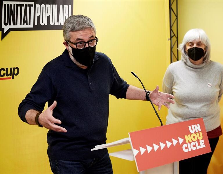 ERC asume pactar con la CUP un "giro de 180 grados" en los Mossos para cerrar el Govern