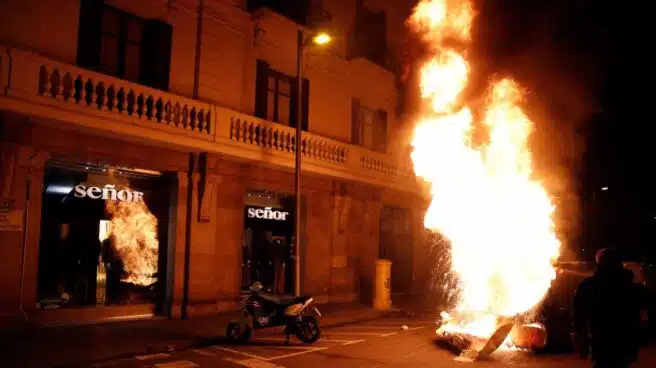 Otra noche de violencia en Cataluña por las manifestaciones en apoyo a Pablo Hasel
