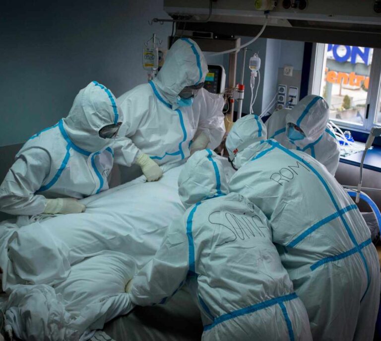 "Tras grandes epidemias llegaron épocas de esplendor", dice Ruiz-Domènec