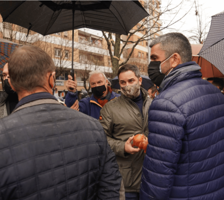 Abascal asegura que mientras a Otegi "se le deja hablar" a Vox se le "hostiga"