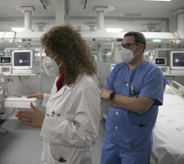 Coronavirus en Andalucía: los contagios diarios se mantienen por encima de 1.000