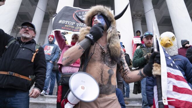 Jake Angeli, conocido como Yellowstone Wolf, en el Capitolio.