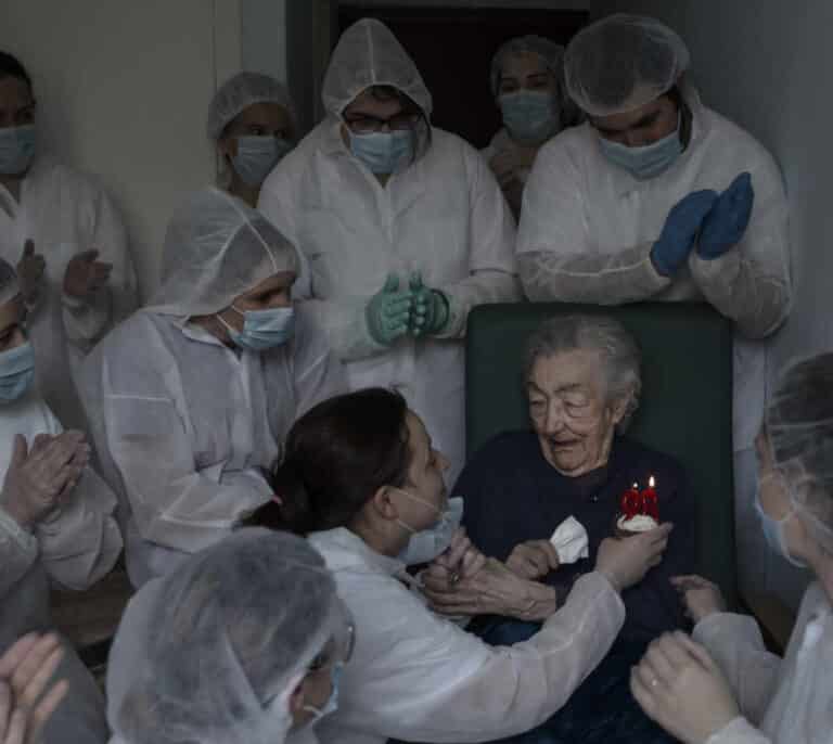 Brais Lorenzo, autor de la mejor foto del Covid: "Refleja un momento de esperanza"