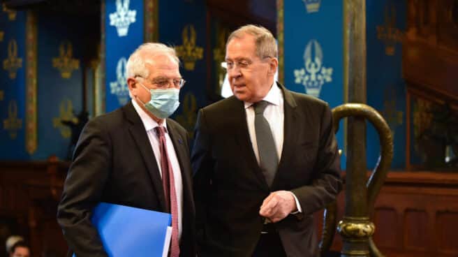 Sergei Lavrov y Josep Borrell, en Moscú.