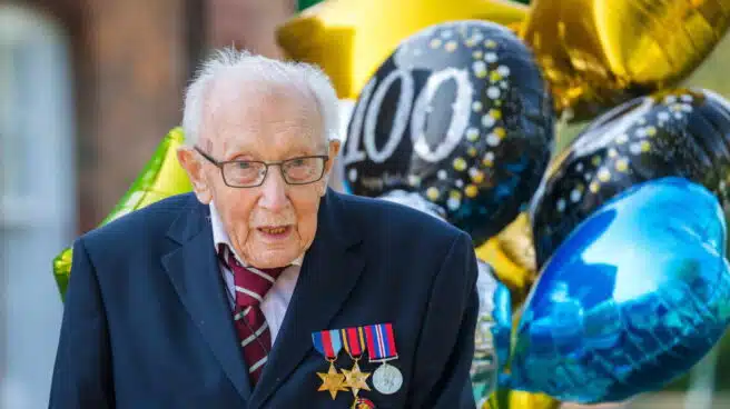 Adiós al capitán Tom Moore, el héroe británico de la batalla contra el coronavirus