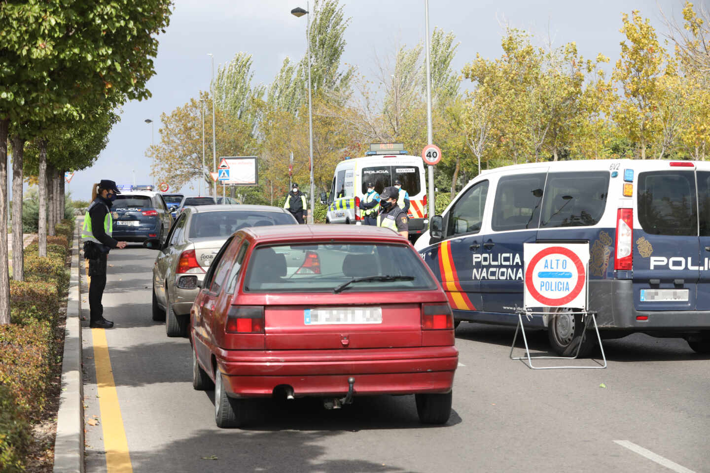 Control policial por las restricciones en la Comunidad de Madrid.