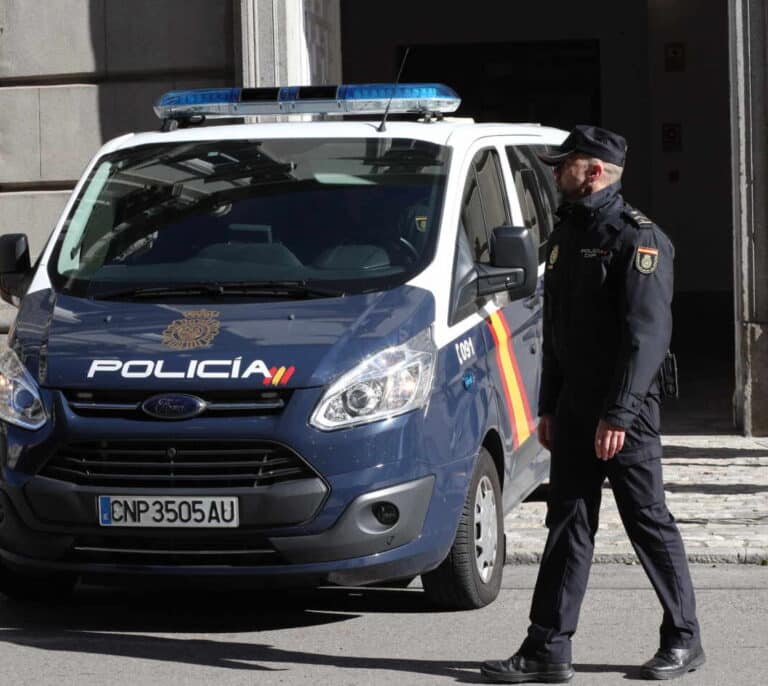 Dos detenidos por sendos robos tras propinar palizas a las víctimas