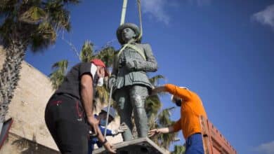 Retirada la última estatua de Franco en España